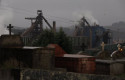 ep vista de la fabrica de acero de arcelormittal en gijon desde el cementerio de poago asturias