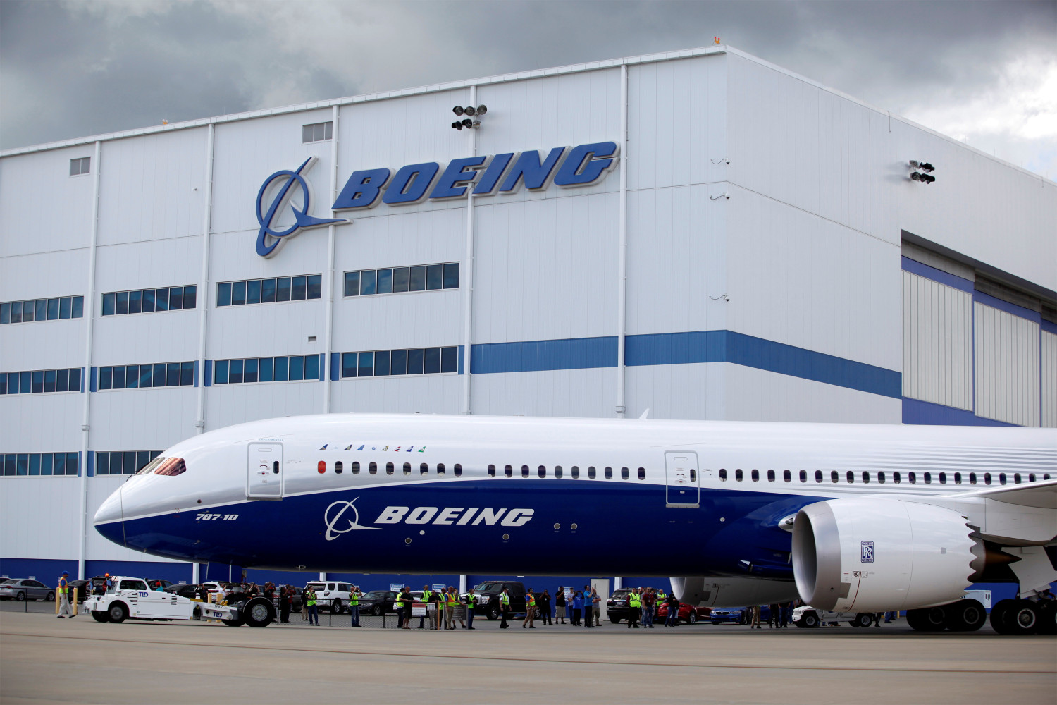 Boeing recorta un 16% sus pérdidas hasta marzo y reduce la producción del 737