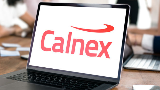 dl calnex solutions plc objetivo equipo de telecomunicaciones logo 20230307