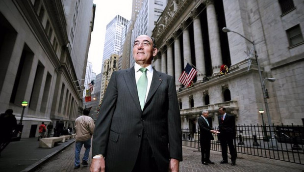 ep 121715 iberdrola ceo ignacio galan along with his fellow board members open the nyse with
