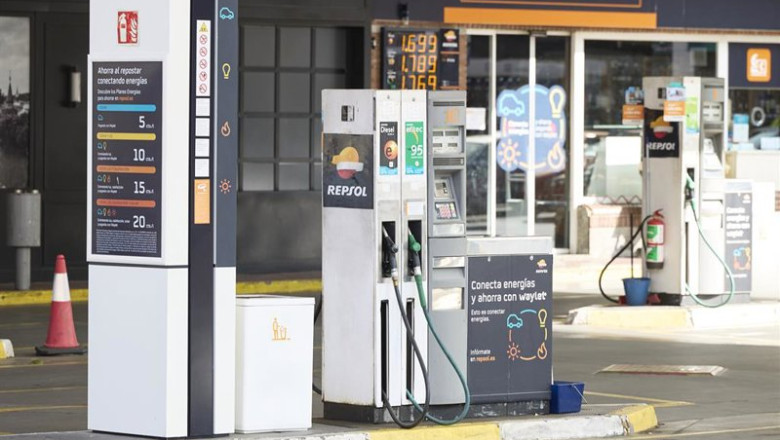 Archivo - Surtidores en una gasolinera | Jesús Hellín - Europa Press - Archivo ep archivo surtidores en una gasolinera 20260129103204