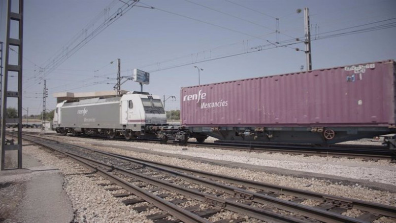 Archivo - Tren de Renfe Mercancías | MITMA - Archivo ep archivo tren de renfe mercancias 20221121171603