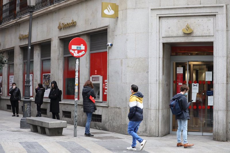 Banco Santander ya ha aceptado la salida de 1.823 empleados por el ERE