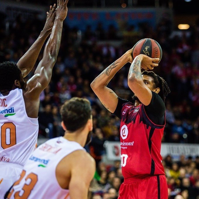 ep el casademont zaragoza apabulla al baskonia y sera cabeza de serie para la copa de malaga