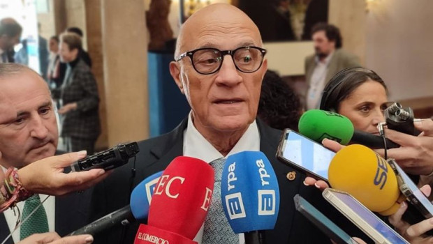 ep el presidente del banco sabadell josep oliu atiende a los medios en oviedo con motivo de su