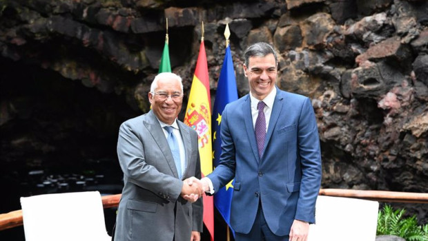 ep el primer ministro de la republica portuguesa antonio costa i y el presidente del gobierno pedro