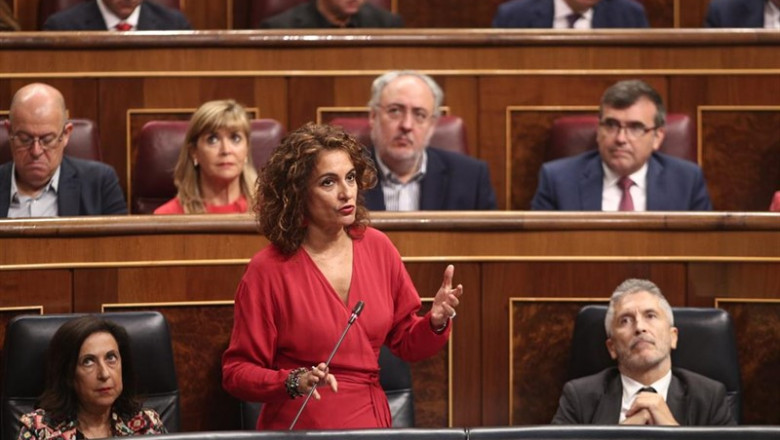 ep la ministra de hacienda en funciones maria jesus montero responde a las preguntas de los grupos