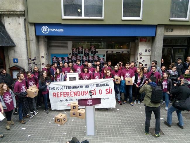 Manifestación de Arran a la puerta de la sede del PP | ARRAN ep manifestacionarranla puertala sedepp