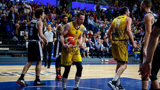 ep marcelinho huertas celebra una canasta con el iberostar tenerife