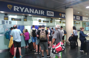 ep mostradores de ryanair en la t2 del aeropuerto de barcelona
