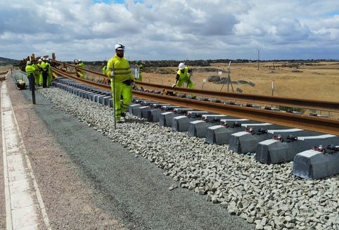 Obras en una línea AVE, que ahora pararán temporalmente por las medidas decretadas por el Gobierno | ADIF - Archivo ep obras en una linea ave que ahora pararan temporalmente por las medidas decretadas por el gobierno