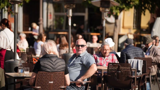 ep turistas por las calles de sevilla en enero con temperaturas primaverales a 24 de enero de 2024