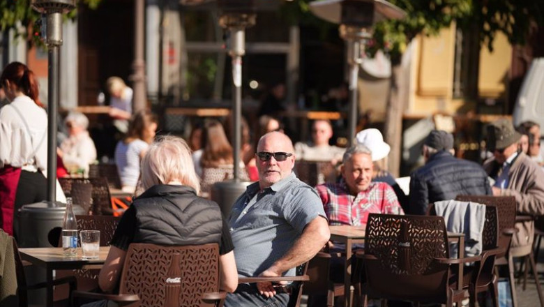 ep turistas por las calles de sevilla en enero con temperaturas primaverales a 24 de enero de 2024 ep turistas por las calles de sevilla en enero con temperaturas primaverales a 24 de enero de 2024