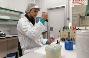 foto laboratorio emcesa 