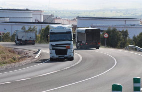 ep archivo   camiones en la carretera