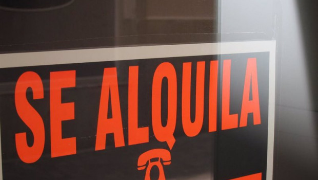 ep archivo   cartel se alquila alquiler arrendamiento arrendatario