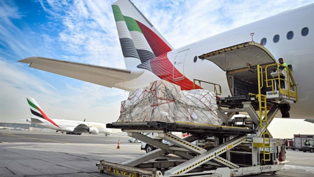 ep archivo   emirates y dubai humanitarian lanzan un puente aereo a sri lanka para transportar ayuda