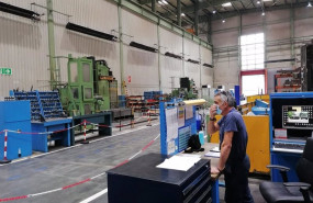 ep archivo   trabajador en una fabrica