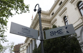 ep cartel que indica el edificio de la bolsa de madrid