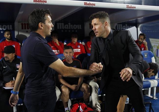 Diego Pablo Simeone saluda a Asier Garitano en Butarque | LALIGA ep diego pablo simeone saludaasier garitanobutarque