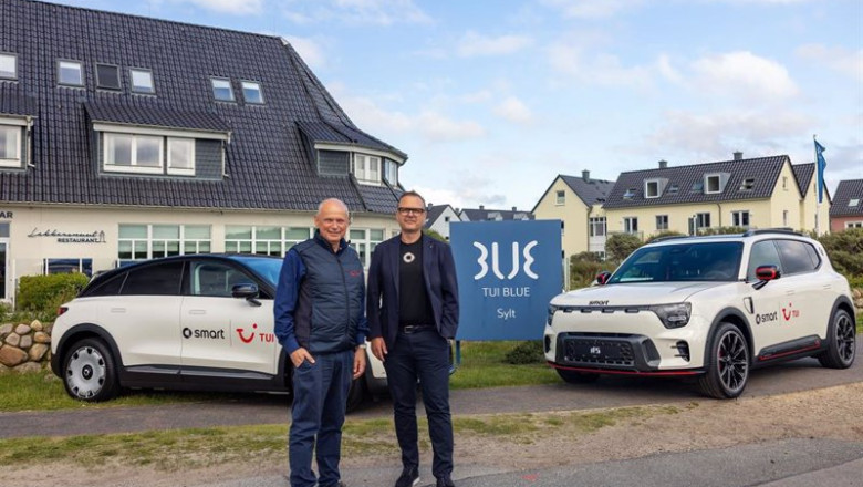 El CEO de TUI, Sebastian Ebel, y el consejero delegado de smart Germany, Wolfgang Ufer. | SVEN ERBERICH ep el ceo de tui sebastian ebel y el consejero delegado de smart germany wolfgang ufer