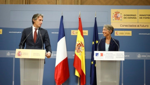 ep el entonces ministro de fomento inigo de la serna y la ministra de transportes francesa elisabeth