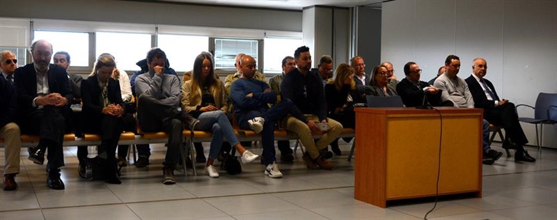 El exconseller de Solidaridad y exportavoz del PP en Les Corts, Rafael Blasco (con gafas, en el extremo derecho de la foto) en el juicio | Francisco Martínez - Europa Press - Archivo ep exconsellersolidaridadexportavozpples corts rafael blasco con gafas enextremo derechola foto enjuicio