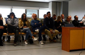 ep exconsellersolidaridadexportavozpples corts rafael blasco con gafas enextremo derechola foto enjuicio