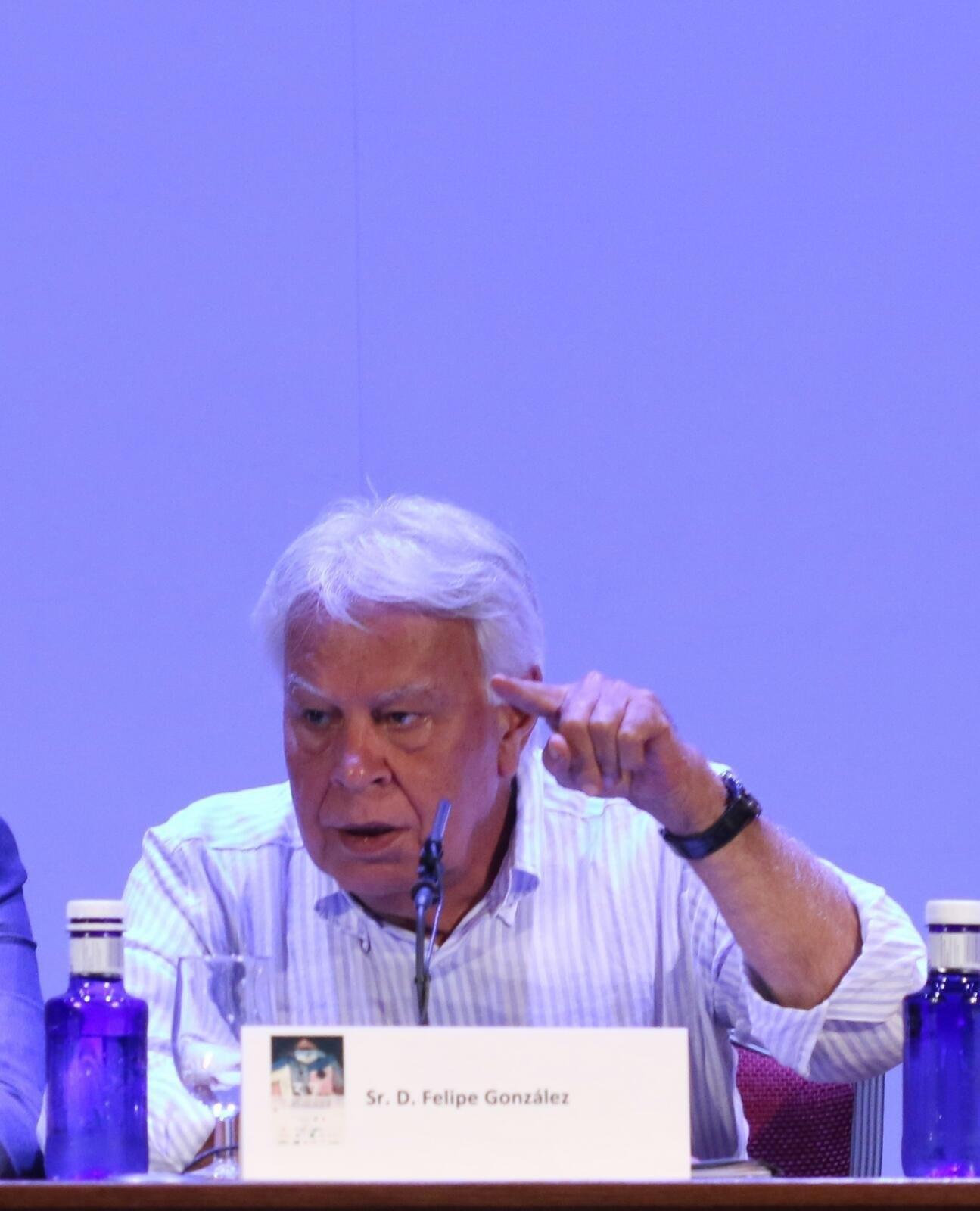Felipe González en los cursos de verano de la Universidad de Cádiz | EUROPA PRESS ep felipe gonzalezlos cursosveranola universidadcadiz