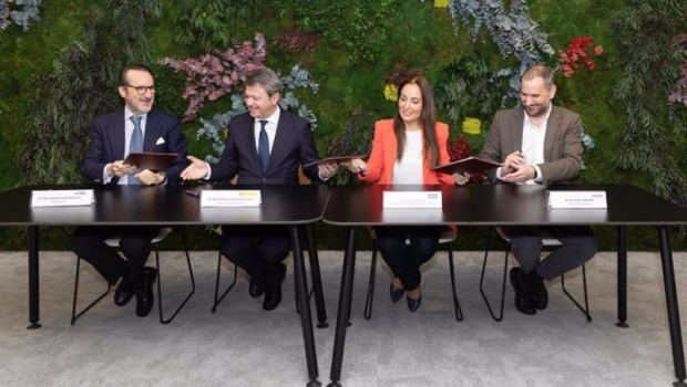ep firma del acuerdo para impulsar una guia en materia de sostenibilidad en el transporte urbano de
