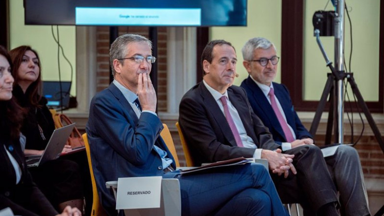 ep i d el gobernador del banco de espana pablo hernandez de cos el consejero delegado de caixabank ep i d el gobernador del banco de espana pablo hernandez de cos el consejero delegado de caixabank