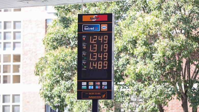 ep imagen del panel donde se muentran los precios actuales de la gasolina en una gasolinera de