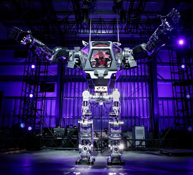Jeff Bezos pilotando el robot mecha Method-2 | TWITTER ep jeff bezos pilotandorobot mecha method-2