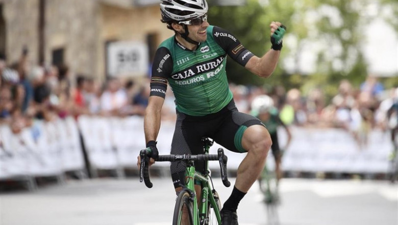 Jon Aberasturi celebra su victoria en el Circuito de Getxo 2019 | PHOTOGOMEZSPORT ep jon aberasturi celebravictoriacircuitogetxo 2019