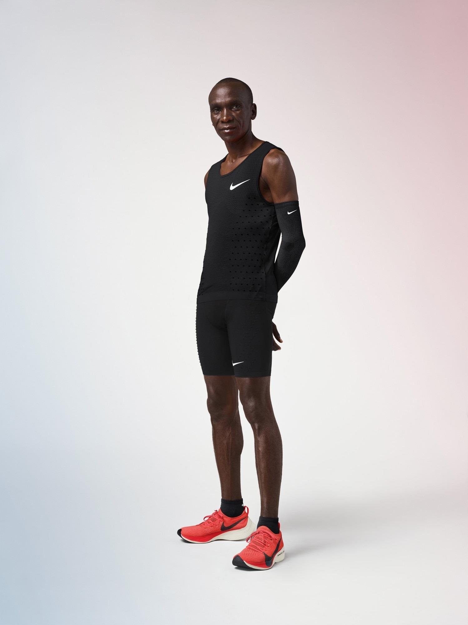 Kipchoge con la zapatilla de Nike para el récord del mundo | NIKE ep kipchogela zapatillanikerecordmundo