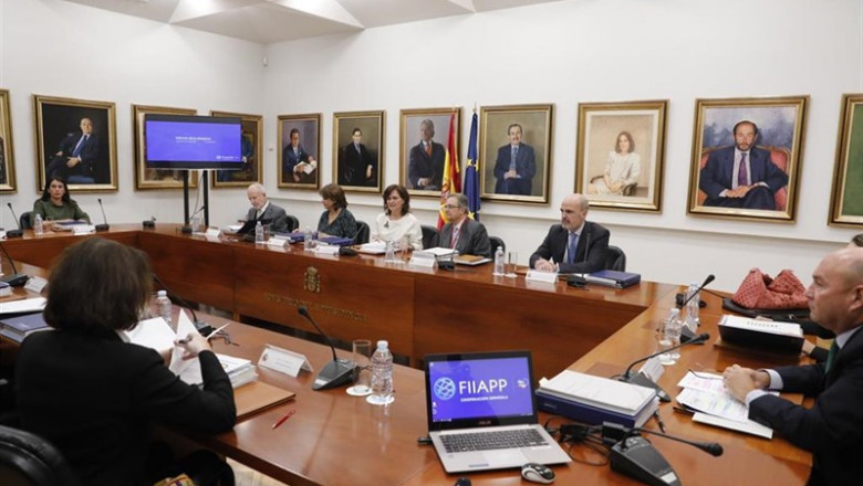 ep la vicepresidentagobiernoministraigualdad carmen calvo presidereunionpatronatola fundacion internacionalpara iberoamericaadministracionpoliticas publicas fiiapp entreasistentes la ministrajusticia dolores