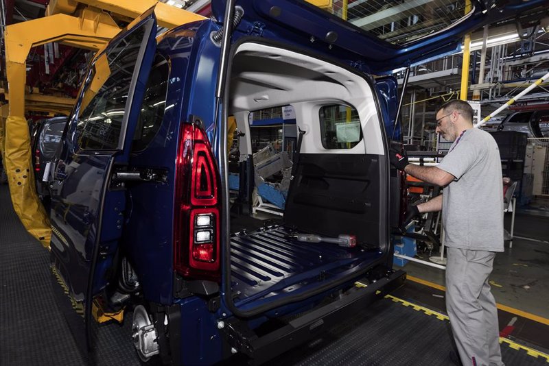 ep produccion del opel combo en la planta del grupo psa en vigo ep produccion del opel combo en la planta del grupo psa en vigo