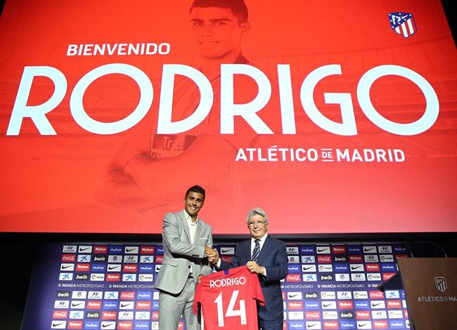 Rodri Hernández junto a Enrique Cerezo en su presentación | ATLÉTICO DE MADRID ep rodri hernandeza enrique cerezosu presentacion