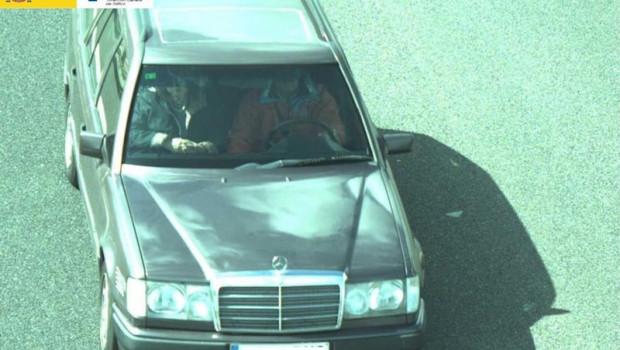 ep vehiculo captado con las camaras de la dgt cuyo ocupante no llevaba puesto el cinturon de