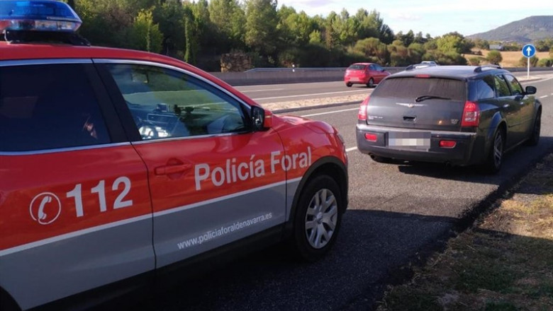 Vehículo interceptado por ciruclar a 220 km/h en la A-12 | POLICÍA FORAL ep vehiculo interceptado por ciruclar a 220 kmh en la a-12