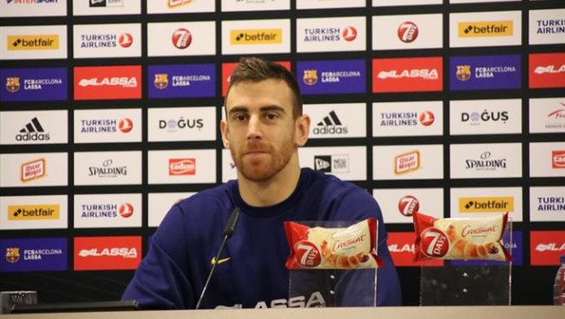 Víctor Claver atiende a los medios | EUROPA PRESS ep victor claver atiendelos medios
