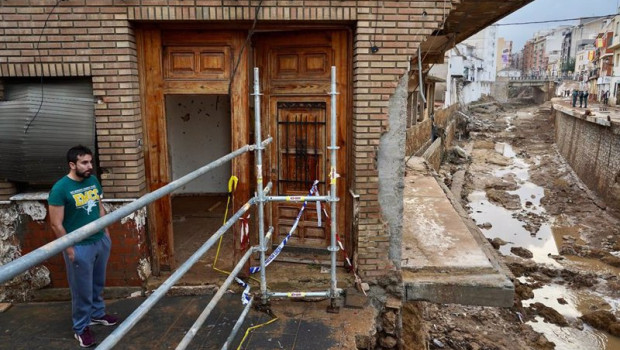 ep voluntarios limpian los estragos ocasionados por la dana a 4 de noviembre de 2024 en chiva ep voluntarios limpian los estragos ocasionados por la dana a 4 de noviembre de 2024 en chiva