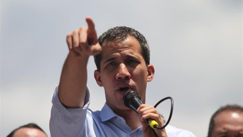 ep abogadojefedespachoguaido denuncia que este permanece incomunicadofinalesmarzo