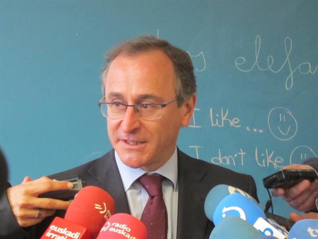 ep alfonso alonso visita elcolegio presentacionmaria