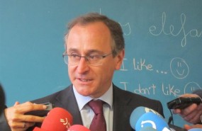 ep alfonso alonso visita elcolegio presentacionmaria
