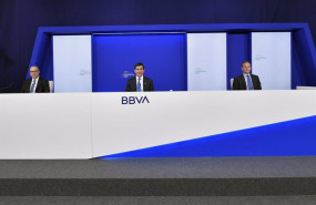 ep archivo   el presidente de bbva carlos torres vila el consejero delegado onur gen y el secretario