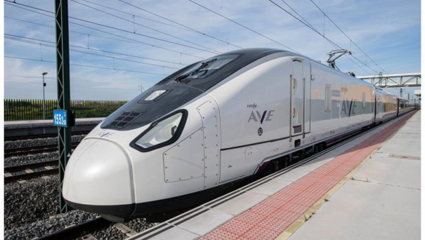 ep archivo   uno de los trenes ave en una estacion espanola