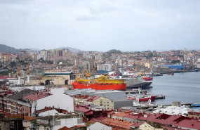 ep archivo   vista del astillero barreras en la ria de vigo