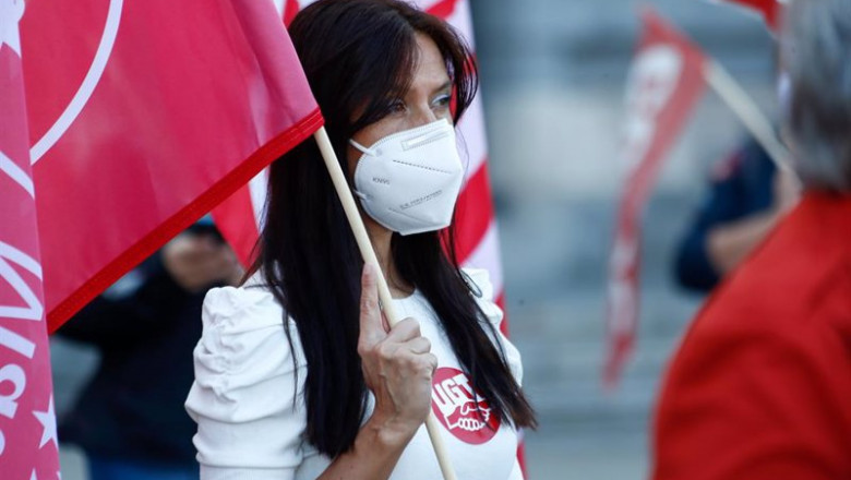 ep concentracion convocada por ccoo y ugt en la jornada mundial del trabajo decente imagen de