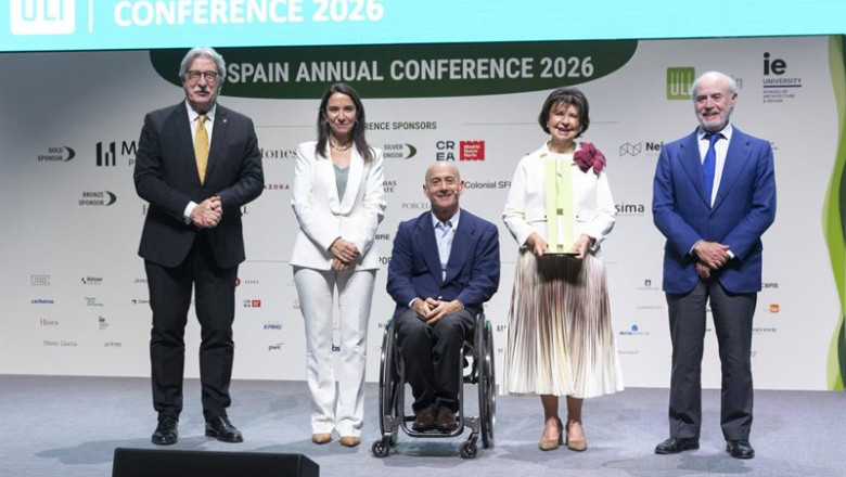 Concha Osácar recibe el Pedro de Churruca-ULI Spain Awards por su trayectoria dentro del inmobiliario. | ULI SPAIN ep concha osacar recibe el pedro de churruca uli spain awards por su trayectoria dentro del